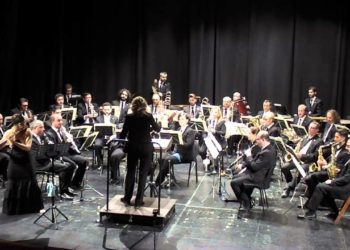 JULIO MILÁN Y JOSE MANUEL HIGUERAS OFRECEN EL INFANTA LEONOR A LA BANDA MUNICIPAL