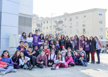 Julio Millán visita el punto de información de la Asociación Asperger-TEA