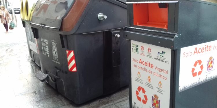 El Ayuntamiento instala 29 depósitos más para la recogida de aceite vegetal usado