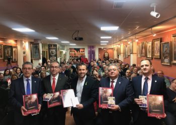 Presentación de la revista «Pasión y Gloria» y  la guía de itinerarios de la Semana Santa de Jaén que edita la Agrupación de Cofradías