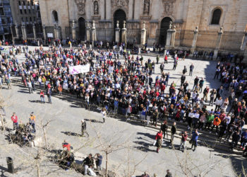 Decepcionante convocatoria en defensa del olivar por la poca afluencia de manifestantes en la capital mundial del aceite de oliva
