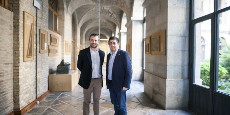 El Ayuntamiento y la Diputación trabajarán durante dos años para recuperar los fondos del archivo municipal abandonados en una nave industrial desde hace años