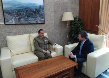 El alcalde, Julio Millán, recibe al general de Brigada Ignacio Olazábal Elorz, nuevo jefe de la Brigada Guzmán el Bueno X