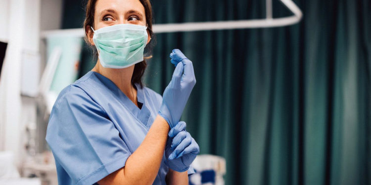 Mascarillas defectuosas en el hospital de Andújar