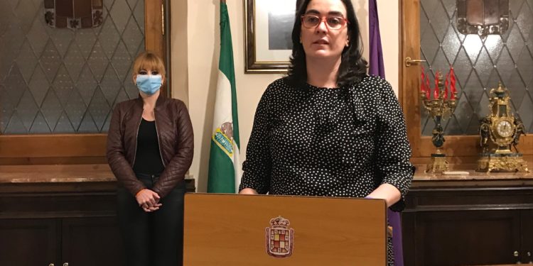 La Concejalía de Hacienda destaca el esfuerzo por mantener los servicios básicos y dar respuesta a pymes y autónomos con más de 3,5 millones en facturas abonados en dos meses y una remesa de 1,5 millones este mes