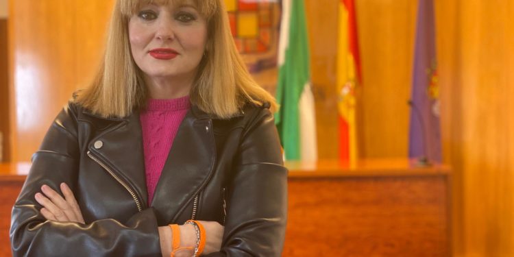 El Ayuntamiento estudia que los pubs cuenten con terraza, siempre en horario de bares y restaurantes y con la posibilidad de ofrecer música en directo en la calle