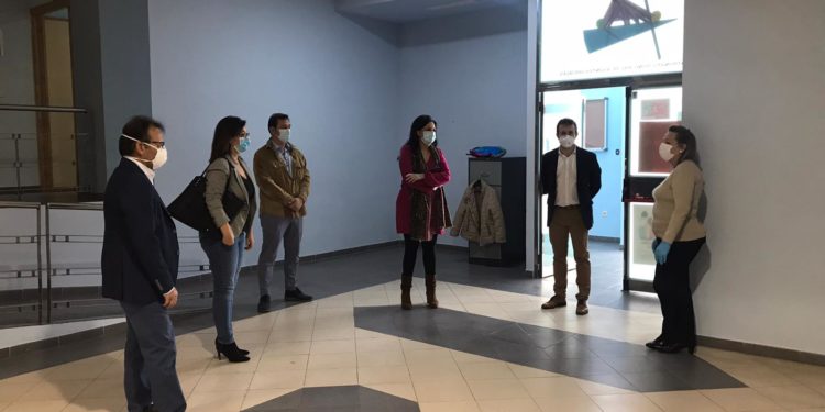 El Ayuntamiento estudia las posibilidades del centro de Servicios Sociales de Peñamefécit para implantar la Oficina de Atención Ciudadana de la Policía Local