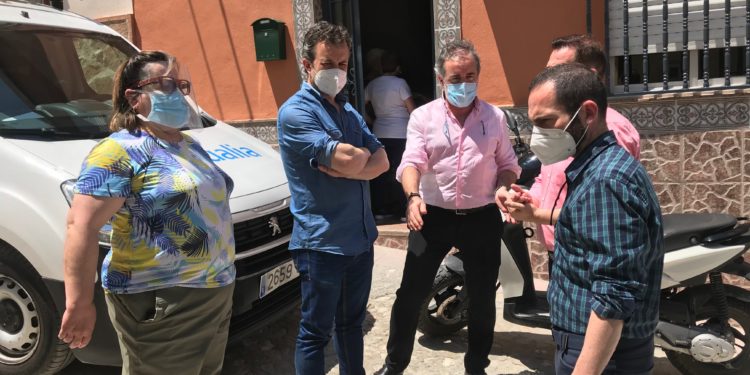 El Ayuntamiento avanza en el arreglo de la calle Travesía de Vacas y acomete la adecuación integral de Cruz de La Magdalena para atender un problema histórico de filtraciones a las viviendas