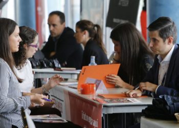 La secretaria de Empleo del PSOE valora las medidas de protección impulsadas por el Gobierno y exige a la Junta más medidas y recursos complementarios