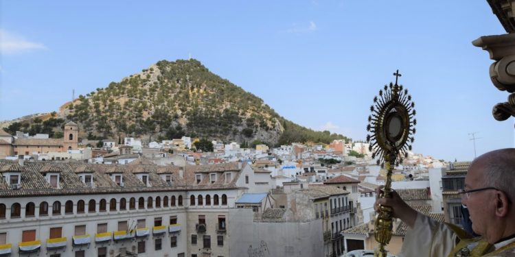 El Corpus se celebrará sin procesión pero con tiempo para la adoración