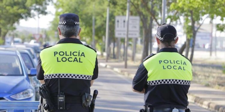 El Ayuntamiento aprueba por primera vez en catálogo de puestos de segunda actividad de la Policía Local que permitirá ocupar destinos como el control de parques y otras instalaciones municipales