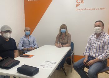 El grupo municipal de Ciudadanos en la capital se reúne con el Real Jaén C.F S.A.D para escuchar las propuestas del equipo jiennense