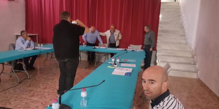 Requena celebra que hoy por fin sea investido alcalde el ganador de las elecciones municipales de La Guardia