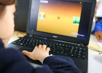 INDIGNACIÓN GENERAL ENTRE FAMILIAS Y DIRECTORES DE COLEGIOS: LA JUNTA CONVIERTE LA MATRICULACIÓN ONLINE EN MISIÓN IMPOSIBLE