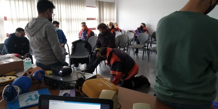 Curso de Soporte Vital Básico (SVB) y Desfibrilación Externa Automática (DEA)