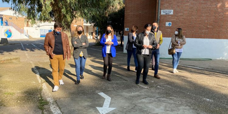 El Ayuntamiento de La Carolina invertirá íntegramente los fondos del PFEA en el colegio Manuel Andújar