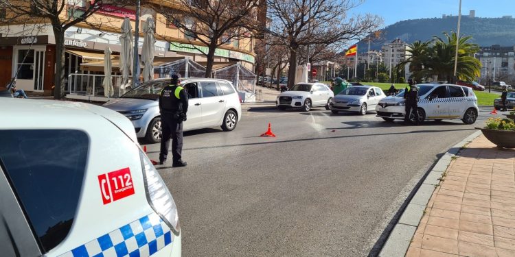 La Policía Local controla 573 vehículos en su campaña de vigilancia de uso de cinturones y sistemas de retención infantil