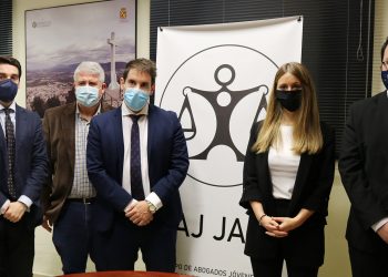 El Ayuntamiento suscribe un convenio con el Grupo de Abogados Jóvenes