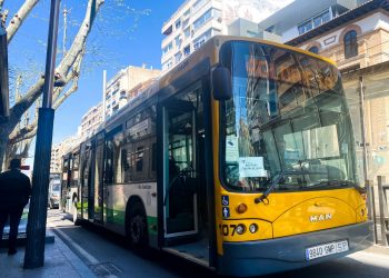 El servicio de transporte urbano vuelve a su horario habitual