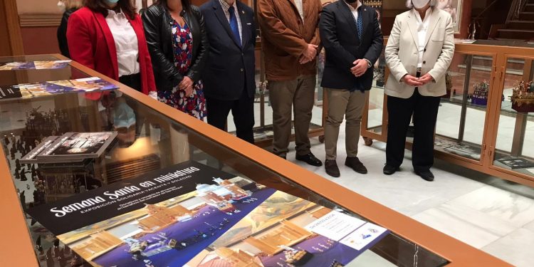 El Patronato de Asuntos Sociales acoge una muestra de miniaturas de Semana Santa a beneficio del Comedor de San Roque