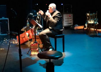 El Teatro Darymelia ha abierto el telón este jueves para la representación de ‘Insolencia de Brel…a Piazzolla’