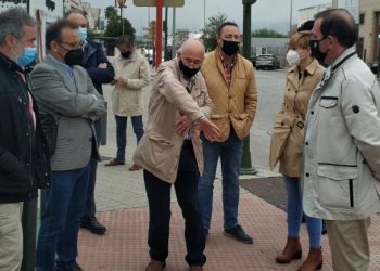 María Cantos, anuncia que se acometerá un plan de movilidad en Los Olivares