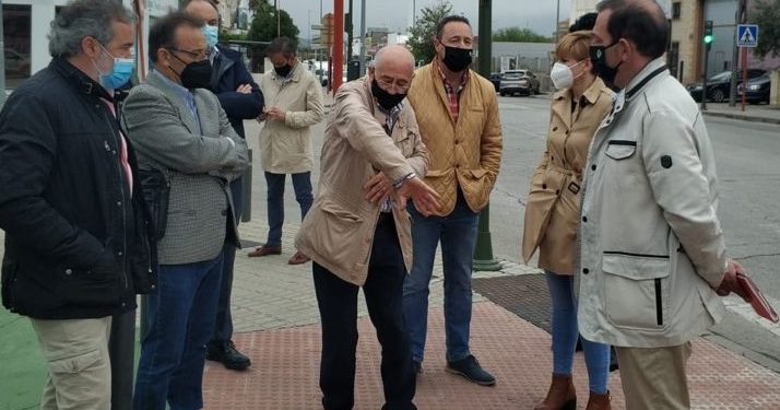 María Cantos, anuncia que se acometerá un plan de movilidad en Los Olivares