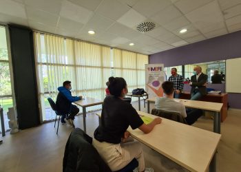 Diez alumnos se forman en el curso de “Socorrismo en instalaciones acuáticas”