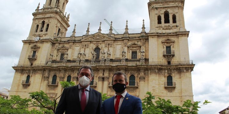 Los alcaldes de Jaén y Sevilla piden que la Junta impulse una mesa técnica con los ayuntamientos para la cogestión de los fondos de recuperación europeos