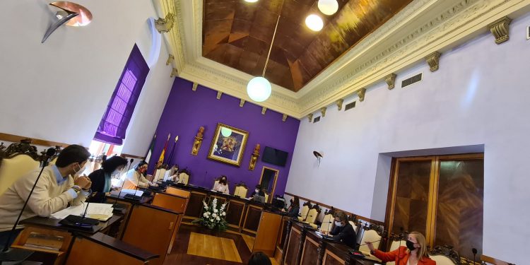 La Universidad Popular Municipal organiza 7  talleres que se desarrollarán al aire libre  y por internet en mayo