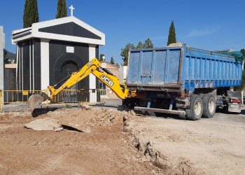El Ayuntamiento construye 368 nichos y 168 columbarios en el Cementerio de San Fernando y continúa con la labor de reparación de las cubiertas en el de San Eufrasio