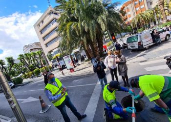 El Ayuntamiento recoge muestras de aguas residuales en 6 puntos de la red de alcantarillado para controlar la presencia del virus inactivo de Covid-19