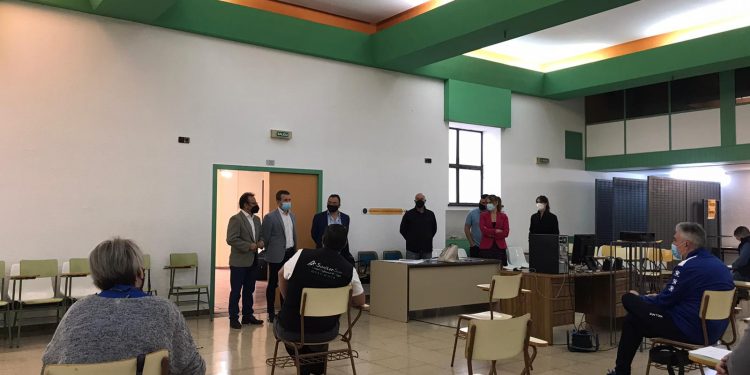 Una veintena de aspirantes concurren en las pruebas para conducir autotaxis