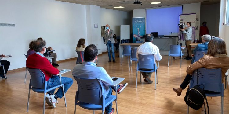 El Ayuntamiento promueve los premios “Reconocimiento de la docencia en Jaén y por la Convivencia Educativa” destinado a los docentes y la comunidad educativa