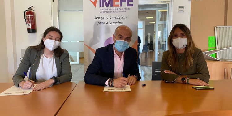 El Ayuntamiento y la Fundación Marcelino Champagnat firman un convenio para el desarrollo de un programa destinado a la integración sociolaboral de mujeres en riesgo de exclusión social