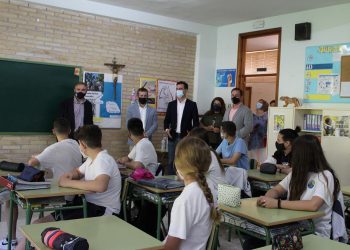 Millán visita Colegio Divino Maestro