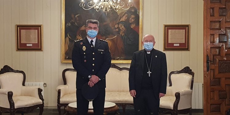El Obispo recibe en audiencia al nuevo Comisario Jefe provincial