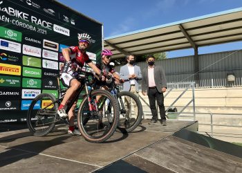 Reyes destaca el impacto promocional y el retorno económico de una competición como la Andalucía Bike Race