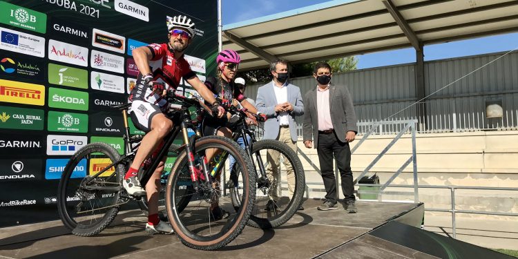 Reyes destaca el impacto promocional y el retorno económico de una competición como la Andalucía Bike Race