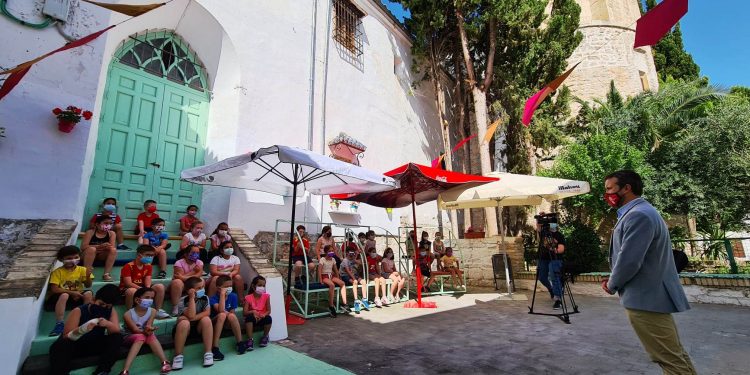 Millán visita el colegio San Andrés en la antesala de la Semana Cultural dle centro, que se celebra por primera vez