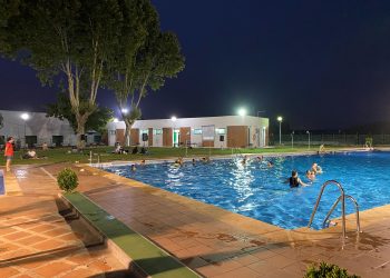 Baños y cine nocturno en el “Cinefórum refrescante”