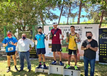 Éxito de la III Maratón en Pista, a beneficio de la Asociación de Autismo Juan Martos Pérez