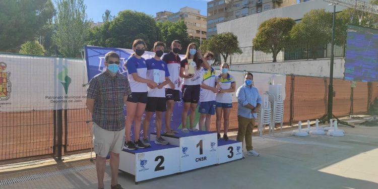 El concejal Carlos Alberca destaca el éxito del Campeonato Andaluz de Natación Infantil con buen papel jiennense