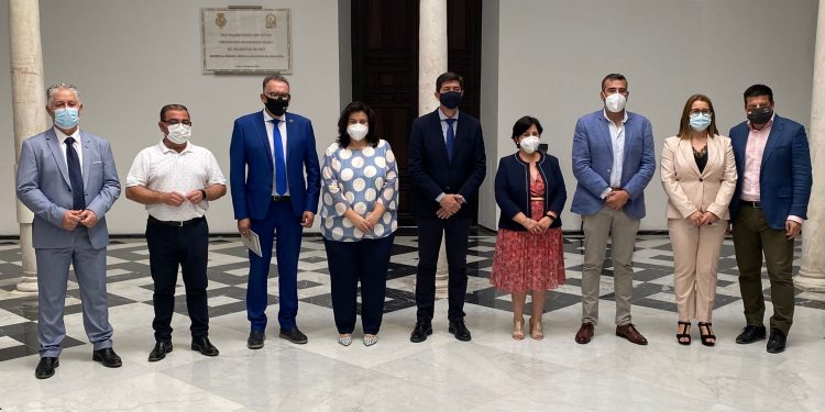 Diputación y Junta firman el convenio para financiar los materiales del PFEA con cerca de 10,4 millones de euros