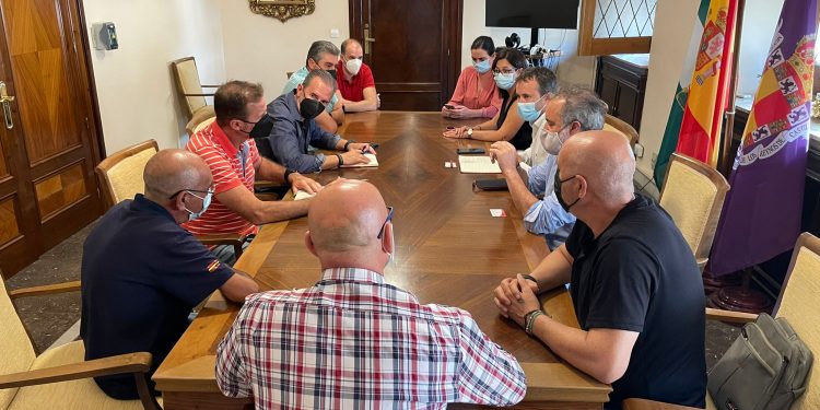 AYUNTAMIENTO Y SINDICATOS PIDEN QUE CASTILLO ABANDONE SI NO CUMPLE CON EL SERVICIO