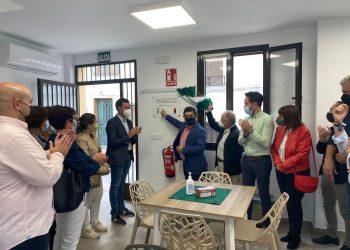 Francisco Reyes inaugura el Centro Social “Baceba” de Huelma, en el que se han invertido más de 85.000 euros