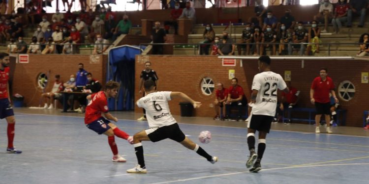 OBJETIVO TRES PUNTOS ANTE EL LÍDER