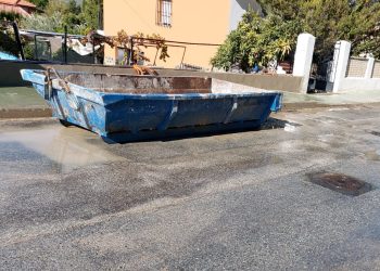 EL PERSONAL DE FCC PONE AL DIA AL PUENTE TABLAS DESPUES DE LAS ULTIMAS LLUVIAS EN LA CAPITAL