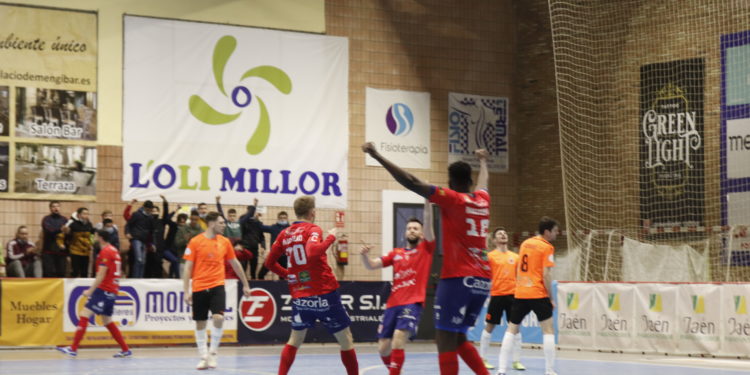 EL INFIERNO DE MENGÍBAR SUMA TRES PUNTOS JUNTO A SUS DIABLOS