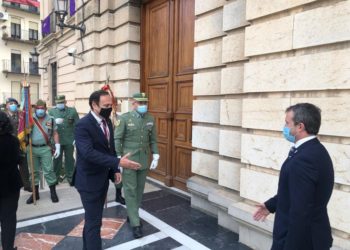 El Coronel Zacarías Hernández Calvo recibido por Julio MIillan